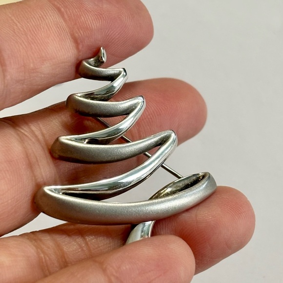 lSterling silver Christmas tree  brooch/ pin… Vintage - Picture 2 of 13